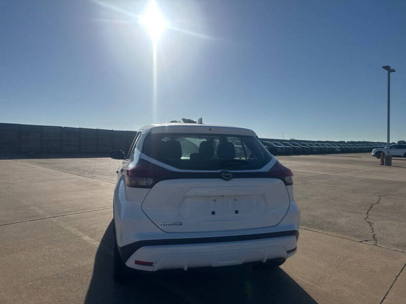 2023 Nissan Kicks S