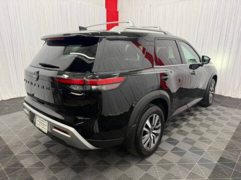 2023 Nissan Pathfinder SL