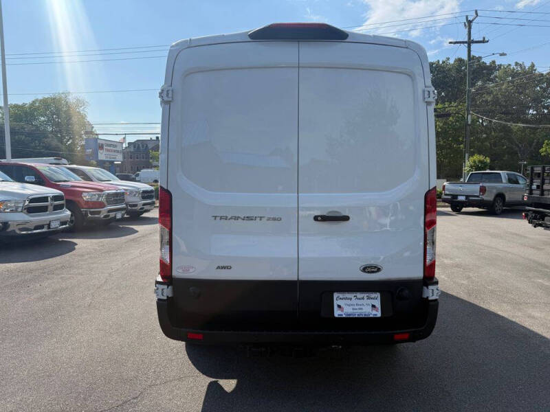 2025 Ford Transit 250