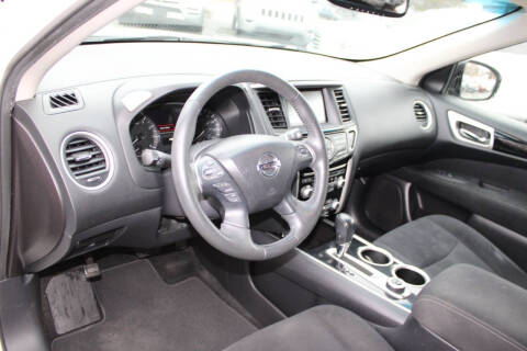 2015 Nissan Pathfinder SV