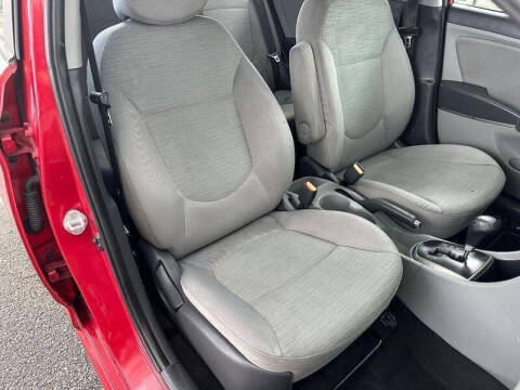 2016 Hyundai Accent SE