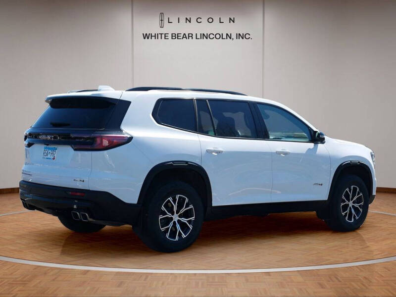 2025 GMC Acadia AT4