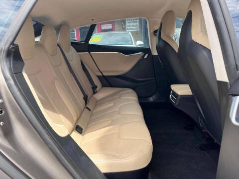 2015 Tesla Model S 70D