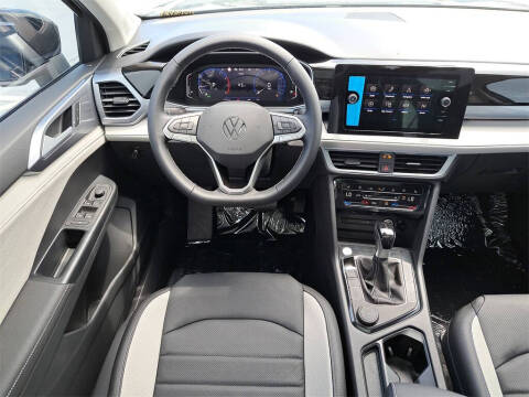 2025 Volkswagen Taos SEL 4Motion