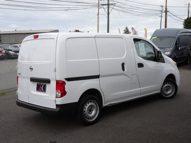 2020 Nissan NV200 SV