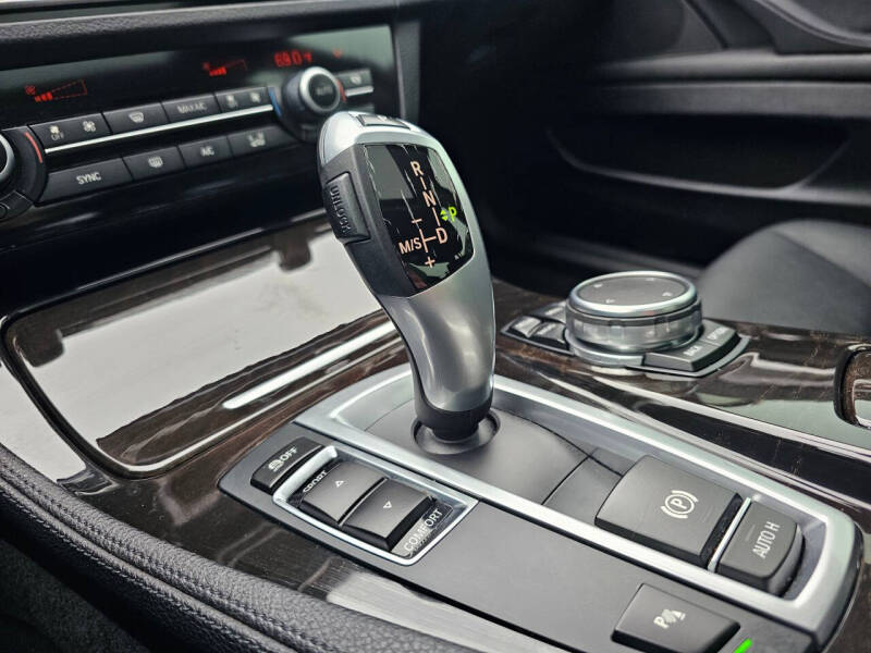 2015 BMW 5 Series 528i