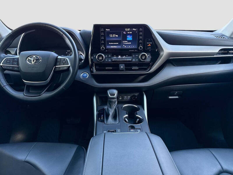 2022 Toyota Highlander Hybrid XLE