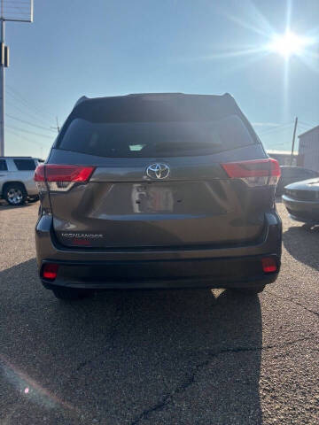 2017 Toyota Highlander LE