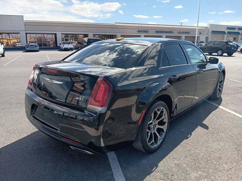 2018 Chrysler 300 S