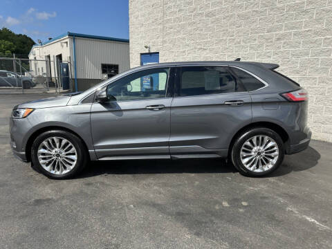 2024 Ford Edge Titanium