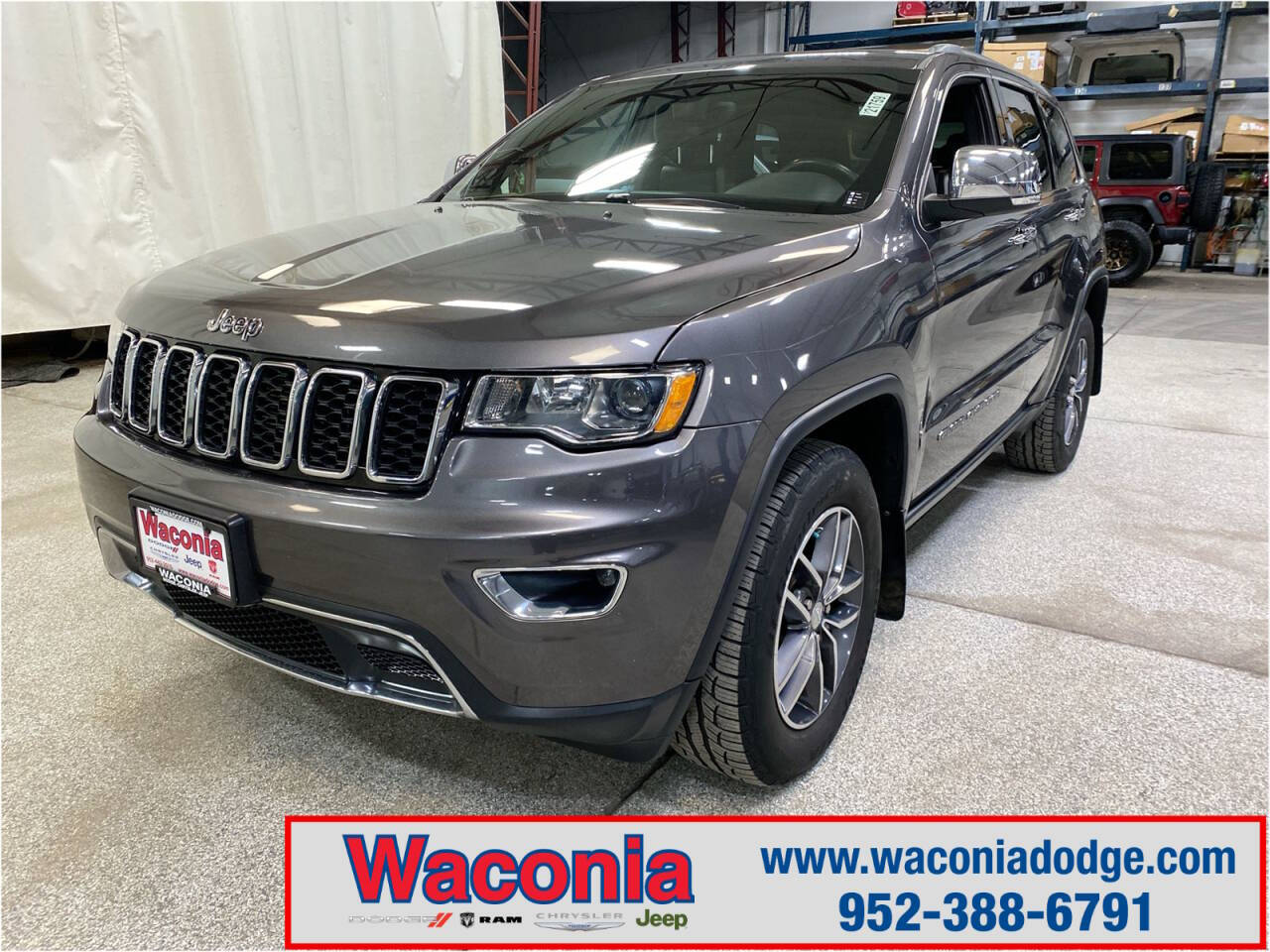 2018 Jeep Grand Cherokee for sale at Victoria Auto Sales in Victoria, MN