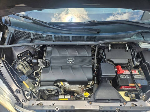 2013 Toyota Sienna XLE 8-Passenger