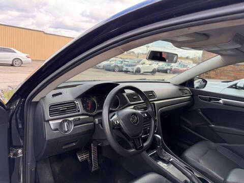 2017 Volkswagen Passat 1.8T R-Line