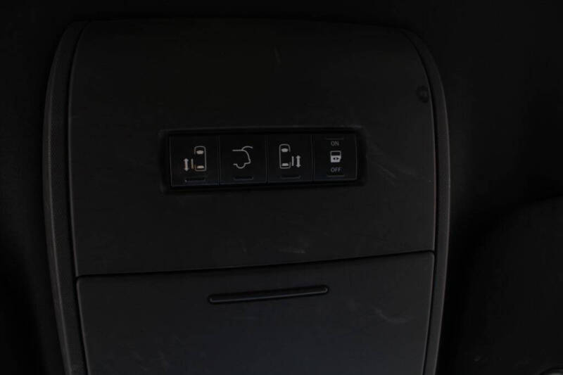 2014 Chrysler Town and Country S