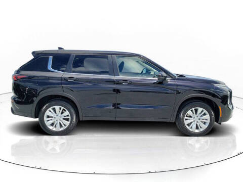 2026 Mitsubishi Outlander ES