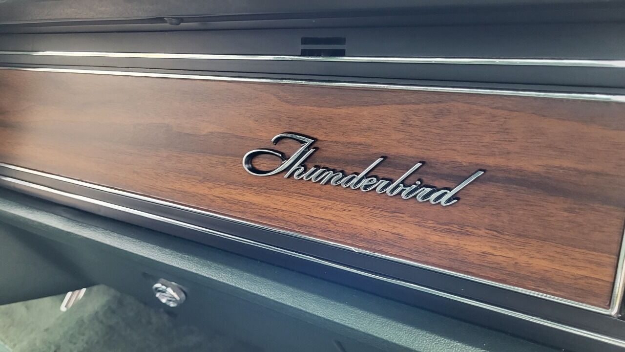 1973 Ford Thunderbird 184