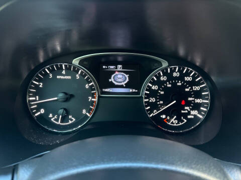 2017 Nissan Pathfinder SL