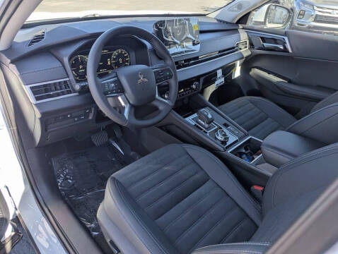 2025 Mitsubishi Outlander PHEV SE