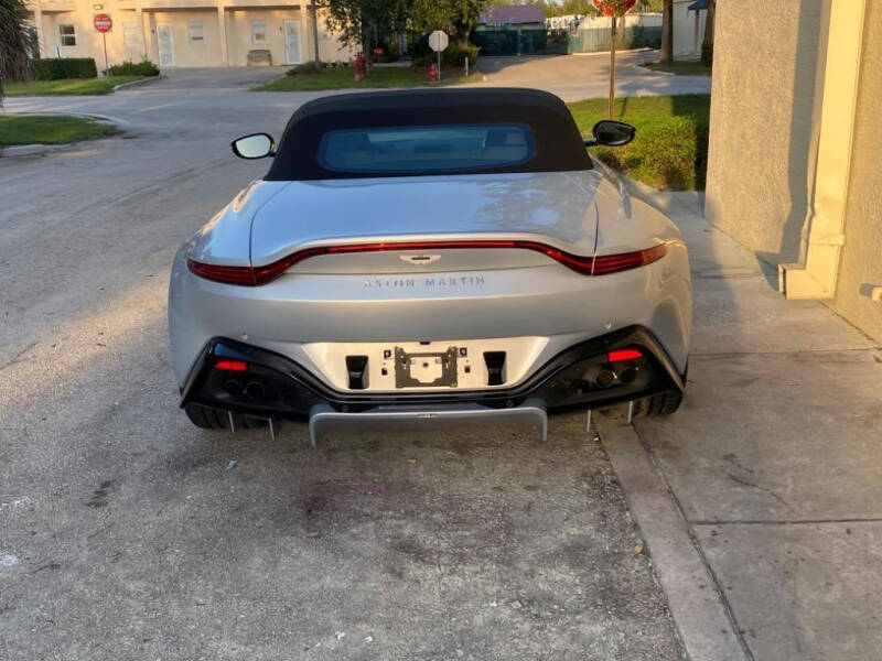 2022 Aston Martin Vantage