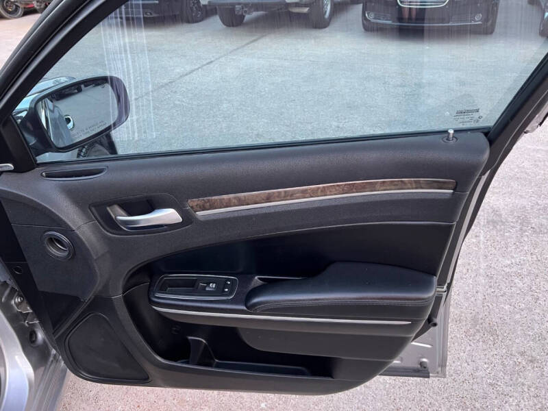 2011 Chrysler 300 C