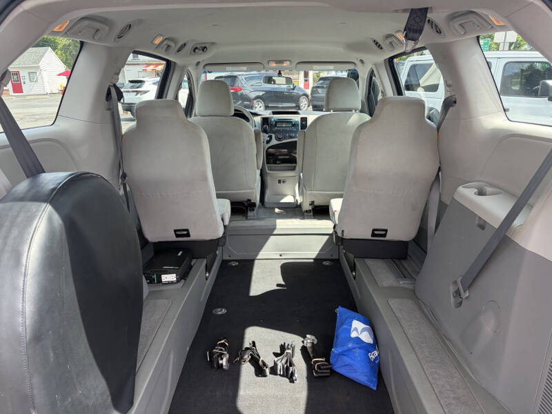 2014 Toyota Sienna L 7-Passenger