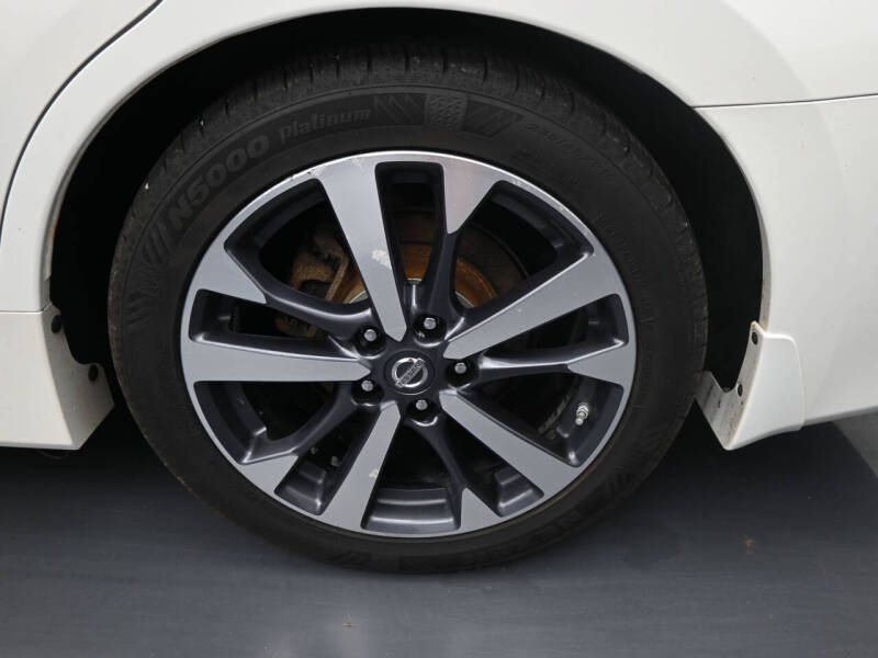 2016 Nissan Altima 2.5 SR