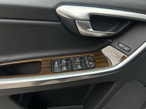 2015 Volvo XC60 T6 Premier Plus