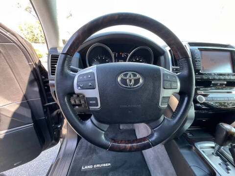 2013 Toyota Land Cruiser