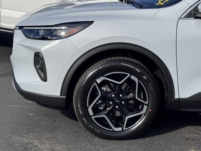 2026 Ford Escape Platinum