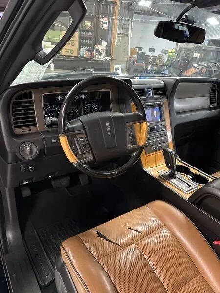 2011 Lincoln Navigator L
