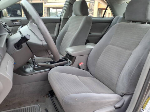 2005 Toyota Camry LE