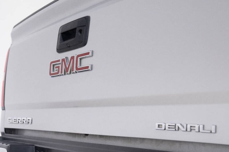 2019 GMC Sierra 2500 Denali HD Denali photo 18