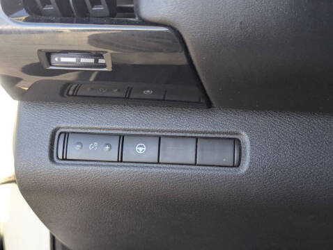 2023 Nissan Pathfinder SV