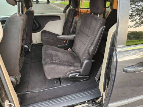 2012 Chrysler Town and Country Touring