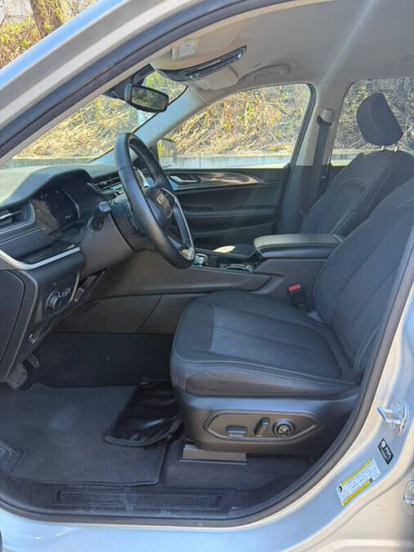 2022 Jeep Grand Cherokee L Laredo