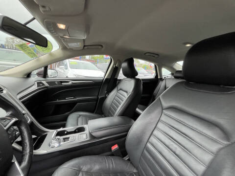2017 Ford Fusion SE