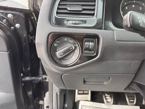 2017 Volkswagen Golf GTI SE