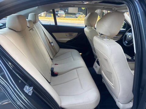 2017 BMW 3 Series 320i