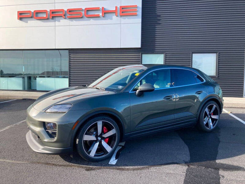 2025 Porsche Macan 4S Electric