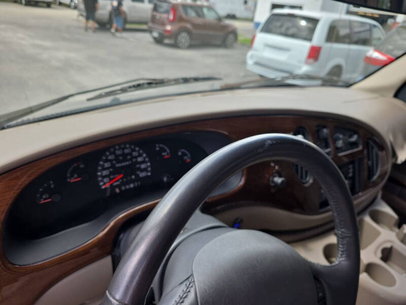 2003 Ford E-Series E-250 SD