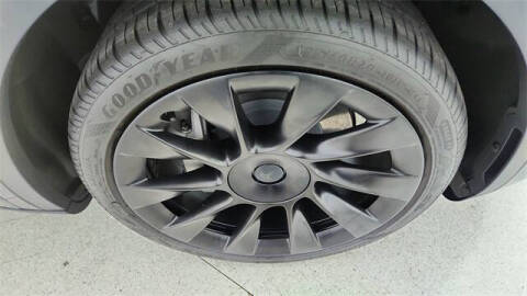 2025 Tesla Model Y Long Range