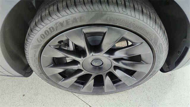 2025 Tesla Model Y Long Range