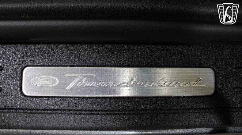 2003 Ford Thunderbird