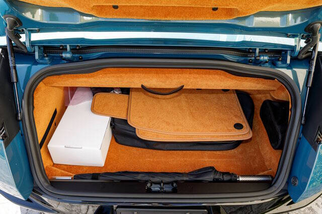 2026 Aston Martin DB12 Volante