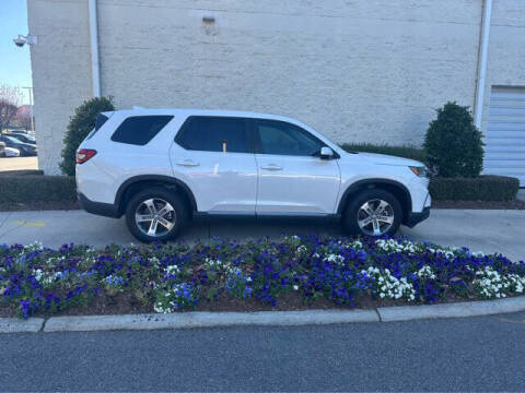 2024 Honda Pilot EX-L w/Rear Captain's Chairs
