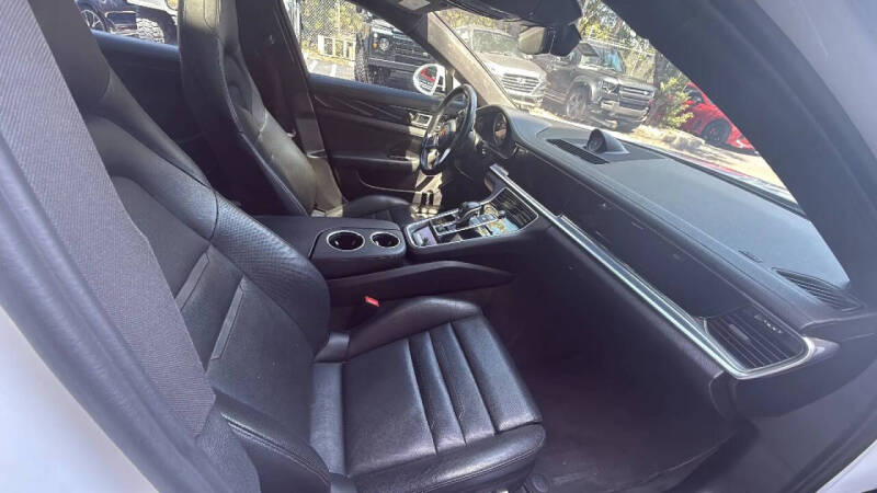 2018 Porsche Panamera