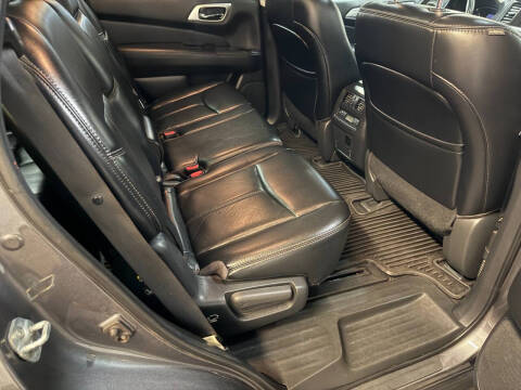 2017 Nissan Pathfinder SL