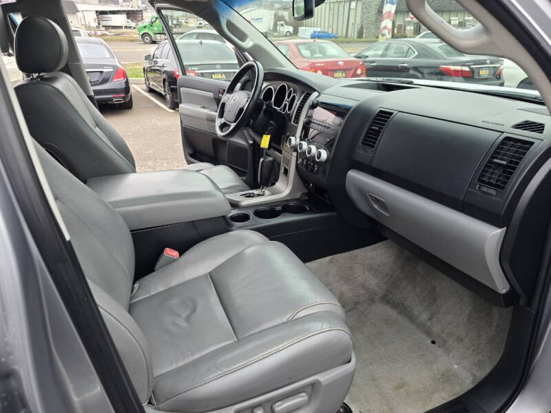 2011 Toyota Sequoia SR5