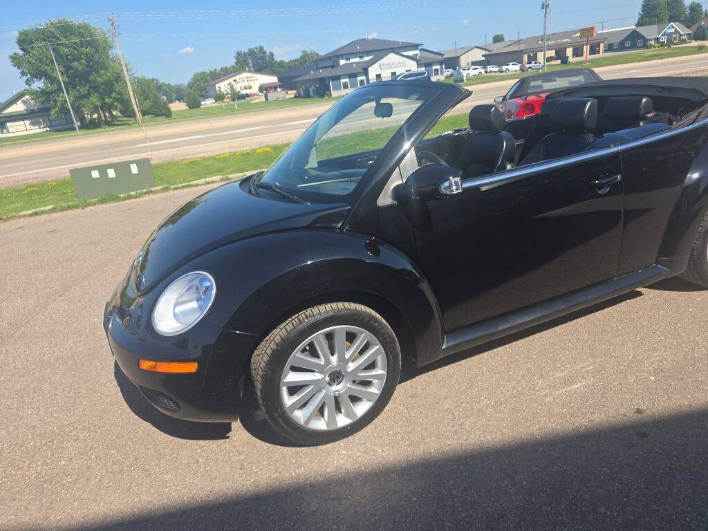 2008 Volkswagen New Beetle Convertible 28