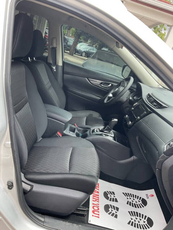 2020 Nissan Rogue SV